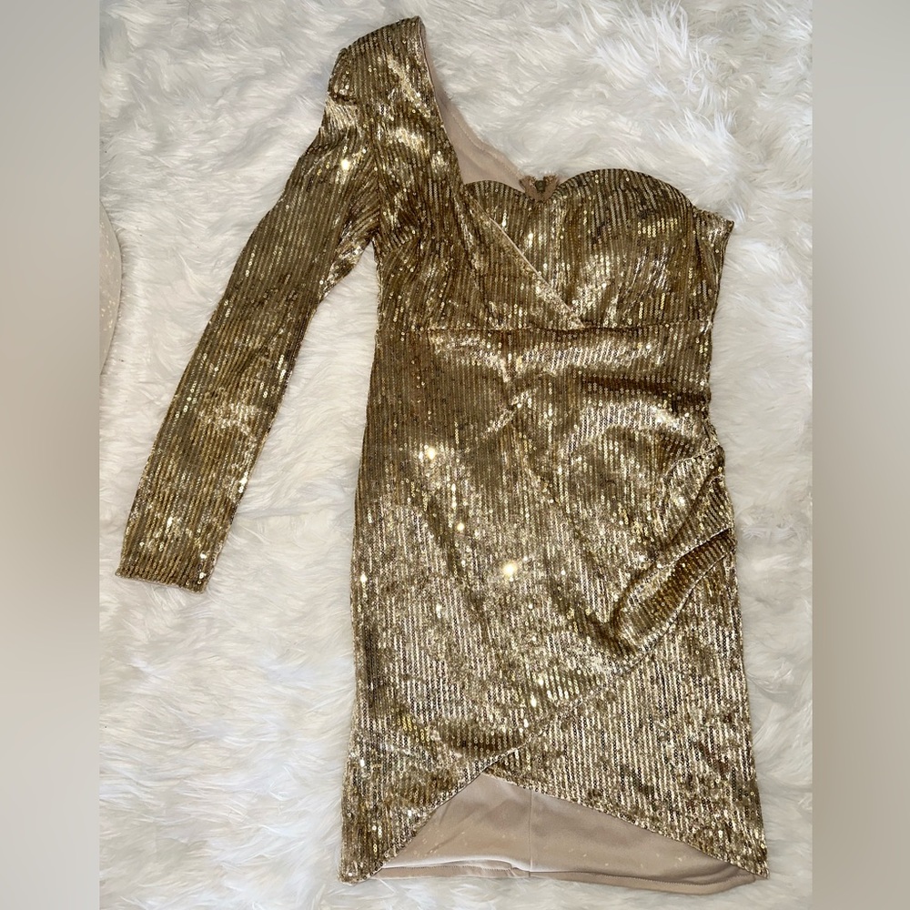 Gold sequence mini dress in MEDIUM/ worn once! Pristine condition!